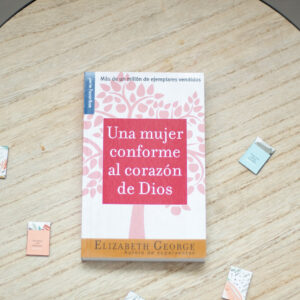 Una Mujer Conforme Al Corazon de Dios (Bolsillo)