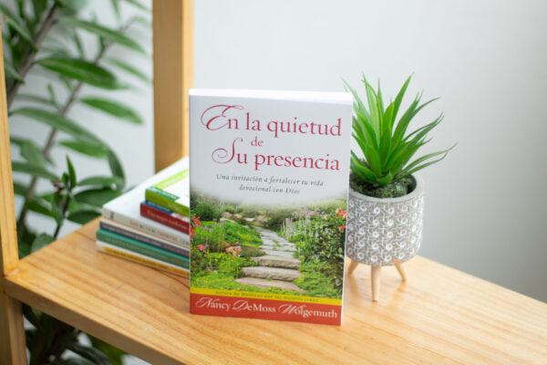En la Quietud de Su presencia